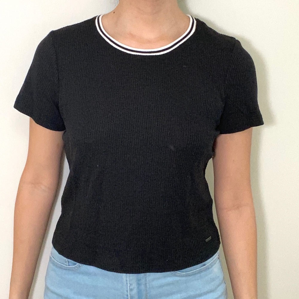 HOLLISTER waffle baseball tee